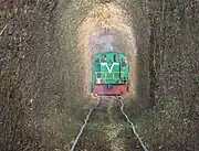 トンネルを通る列車(1)