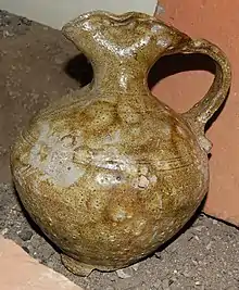 簡素な水差し