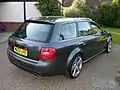 アバント リア