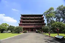洪橋街道にある鎮海楼