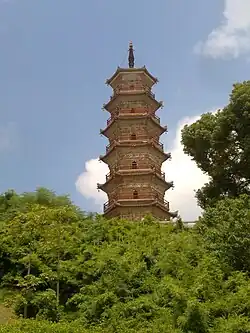 亀峰塔