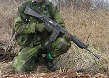 Ak4を持つスウェーデン軍兵士。