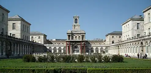 ラリボワジエール病院