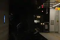 難波線直通特急は大阪難波駅ないし阪神なんば線桜川駅構内の引き上げ線で折り返す(桜川駅)。