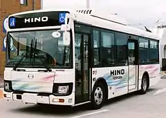 エルガミオとレインボーはこの世代より両社の統合車種（OEM時代を除く）のディーゼルノンステップ中型路線バスとしては初めて外観が統一された。