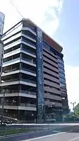 完成後の建物を東側から。巨大なスロープが整備されている