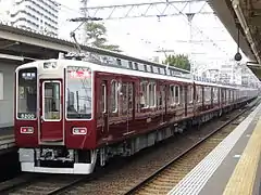 特急新開地行きに増結されている三宮どまりの阪急8200系