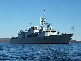 イカルイトを訪れた本艦(2007年)