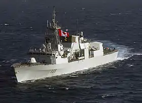 アラビア海を航行する本艦（2004年）