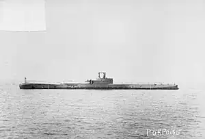 側面から見た「ポーパス」。姉妹艦と異なり、前甲板上部に段差がある点が外見上の大きな違いであった。