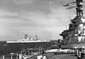 奥の白1色の艦がフッド。白色の平時塗装からみておそらく第二次大戦前のもの。