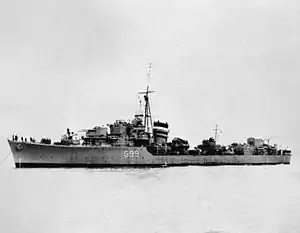 後期建造艦の、HMS ラフォーレイ主砲は、50口径12cm連装砲を3基搭載