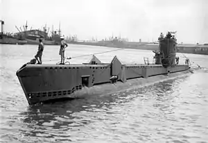 1945年11月に撮影されたV級潜水艦「ヴォレイシャス」(HMS Voracious, P78)