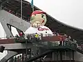 2011年に登場した初代「ふわふわカープ坊や」。