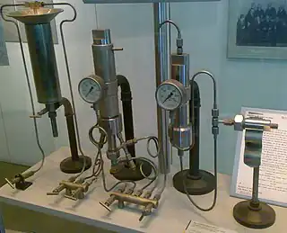 ベルリンのユダヤ博物館に展示されている1909年にフリッツハーバーがアンモニアを合成するために使用した実験装置