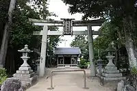 南花沢のハナノキが所在する八幡神社。