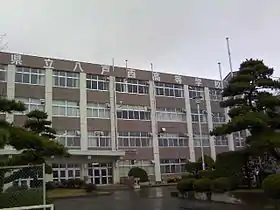 八戸西高等学校・校舎