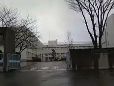 八戸商業高等学校・正門