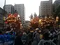 八日町一・二丁目の山車の上には「雄略天皇」の山車人形