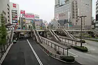 マルベリーブリッジ(左:1990年代開通部、右:2014年延伸開通部)