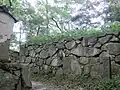 指月山頂上の詰丸要害門跡