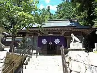 焼失前の虎捕山津見神社拝殿