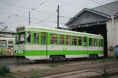 501号(2代目)。登場時塗装に戻された姿