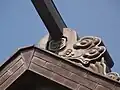 白兎神社 神紋（亀甲に剣花角）