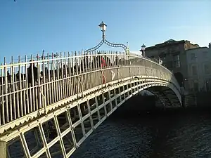 ハーフペニー橋