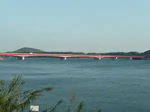 浜名湖サービスエリアから望む浜名湖橋