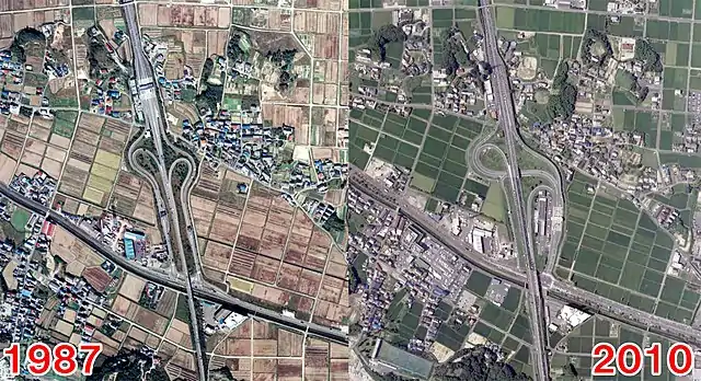 半田ICの変遷（1987年、2010年）。以前は本線料金所が存在し、ランプウェイの形状も異なっていた。帰属：国土交通省「国土画像情報（カラー空中写真）」配布元：国土地理院地図・空中写真閲覧サービス