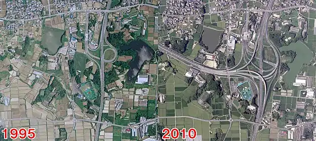 半田常滑IC時代（左）と半田中央JCT新設後（右）帰属：国土交通省「国土画像情報（カラー空中写真）」配布元：国土地理院地図・空中写真閲覧サービス