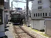 神戸本線と甲陽線を結ぶ連絡線を走行する回送電車