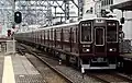 リニューアルされた8008F（2020年6月 十三駅）