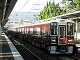 前面デザインを大幅に改造した7007F