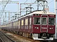 7300系による梅田（現・大阪梅田）行き通勤特急（2017年7月31日）