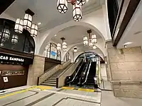 西口コンコース