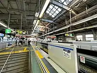 プラットホーム