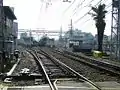 東側踏切(青木駅東踏切)から構内を望む（高架工事着工前）