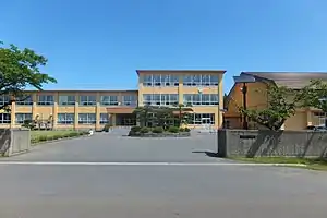 八峰町立八峰中学校