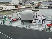 前部甲板と76mm砲