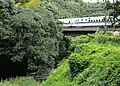JR東海道新幹線の下を潜る波多打川（標高19m・2022年9月撮影）