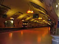 RER E線のプラットホーム