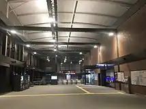 同駅のコンコース〈2020年2月〉