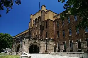 大阪市警視庁本部（旧第四師団司令部庁舎）