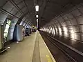 セントラル駅のホームをロンドン方面のほうを見る