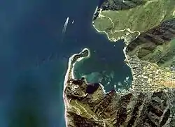 空中写真。1976年撮影の4枚を合成作成。国土交通省 国土地理院 地図・空中写真閲覧サービスの空中写真を基に作成。