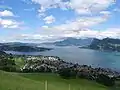 ヘルギスヴィールとルツェルン湖の支湖であるアルプナッハー湖