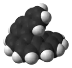 ヘキサヘリセンの2つの鏡像異性体。ヘリセンは固有キラリティーを持つ分子である。