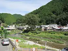 集落の裏手に成立したスギ林（東吉野村）